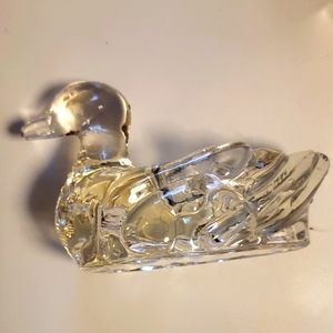 Offering a L.E. Smith Glass Duck Ashtray.